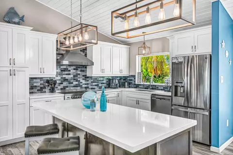 10 E Ocean Dr, Marathon, FL 33050 photo 11