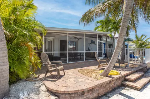 231 10th St #KEY colony, Key Colony Beach, FL 33051