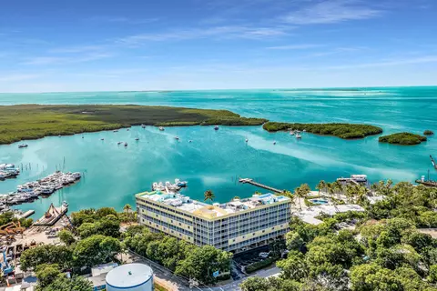 200 Harborview Dr #507, Tavernier, FL 33070