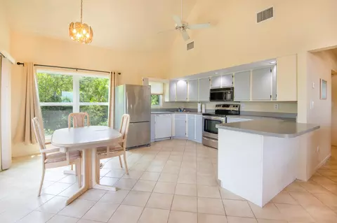 29015 Cedar Dr, Big Pine Key, FL 33043 photo 9