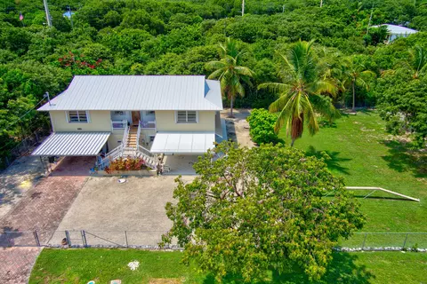 5 Gulfstream Dr, Key Largo, FL 33037