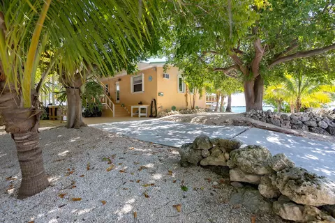 Exterior - 29410 Ranger Ave, Big Pine Key, FL 33043 photo 8 of 11