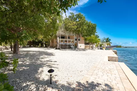 Exterior - 29410 Ranger Ave, Big Pine Key, FL 33043 photo 7 of 11