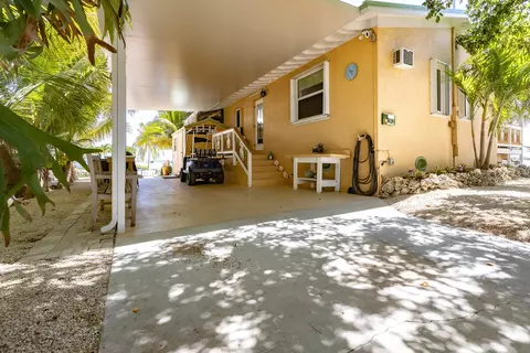 Exterior - 29410 Ranger Ave, Big Pine Key, FL 33043 photo 9 of 11