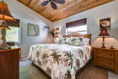 Bedroom - 29410 Ranger Ave, Big Pine Key, FL 33043 photo 3 of 4