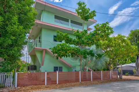 131 Point Pleasant Dr, Key Largo, FL 33037