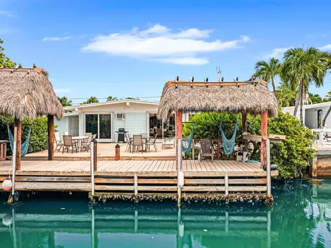 133 8th St, Key Colony, FL 33051