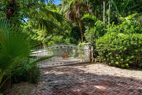 207 E 209 E Carroll St, Islamorada, FL 33036 photo 3
