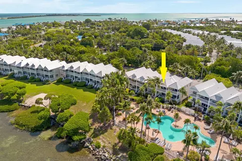 5084 Sunset Village Dr, Duck Key, FL 33050