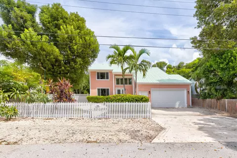 131 Riviera Dr, Tavernier, FL 33070