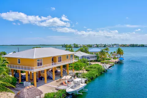 17057 W Bonita Ln, Sugarloaf Key, FL 33042