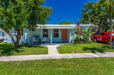 150 4th St, Key Colony, FL 33051