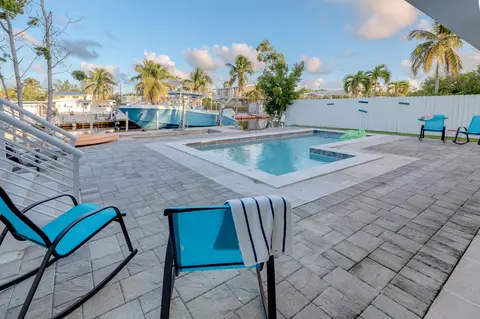 982 Shaw Dr, Key Largo, FL 33037 photo 3