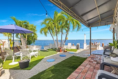 77 E Avenue E, Key Largo, FL 33037 photo 4