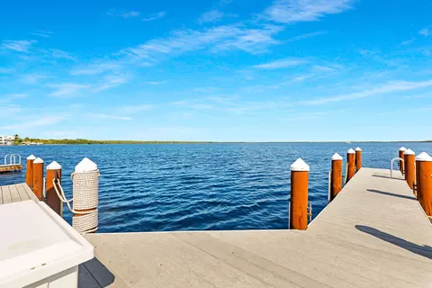 77 E Avenue E, Key Largo, FL 33037 photo 2