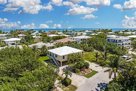 104 S Bahama Dr, Duck Key, FL 33050