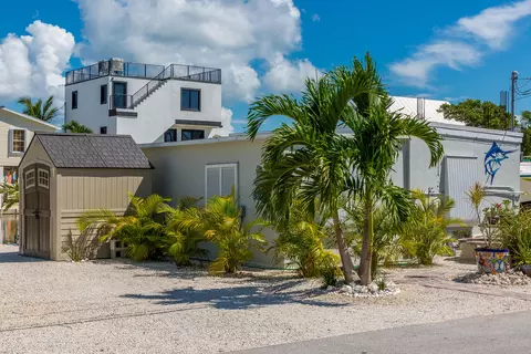 31515 Avenue E, Big Pine Key, FL 33043
