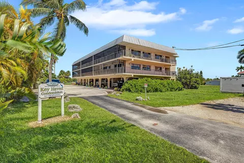 720 W Ocean Dr #301, Key Colony, FL 33051