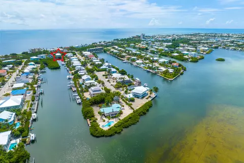 View/Area - 132 Coco Plum Dr, Marathon, FL 33050 photo 9 of 10