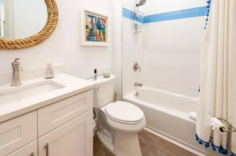 Bath - 132 Coco Plum Dr, Marathon, FL 33050 photo 5 of 6