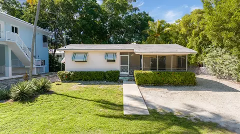 365 Buttonwood Shores Dr, Key Largo, FL 33037