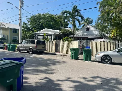 908 910 910 Rear Emma St, Key West, FL 33040