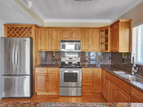 Kitchen - 154 Dubonnet Rd, Tavernier, FL 33070 photo 3 of 7