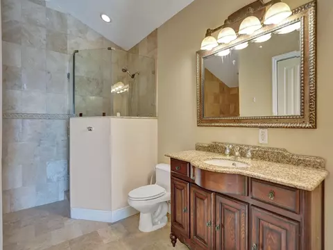 Bath - 154 Dubonnet Rd, Tavernier, FL 33070 photo 2 of 6