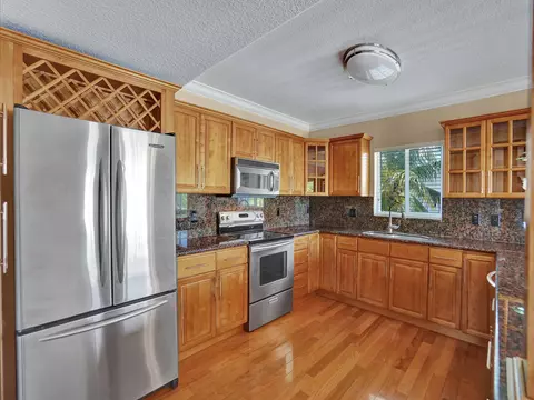 Kitchen - 154 Dubonnet Rd, Tavernier, FL 33070 photo 5 of 7