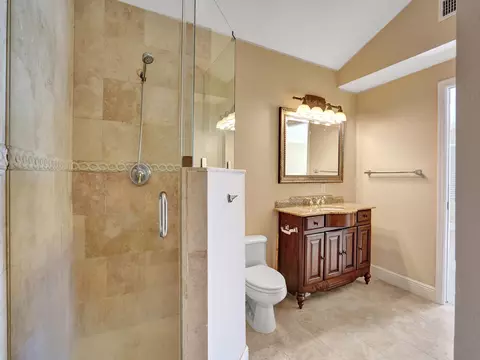 Bath - 154 Dubonnet Rd, Tavernier, FL 33070 photo 5 of 6