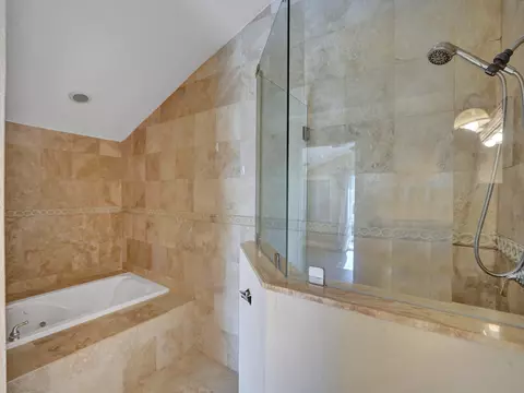 Bath - 154 Dubonnet Rd, Tavernier, FL 33070 photo 3 of 6