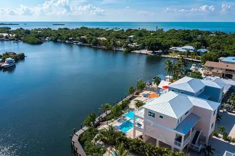 1515 Harbor Dr, Marathon, FL 33050 photo 2
