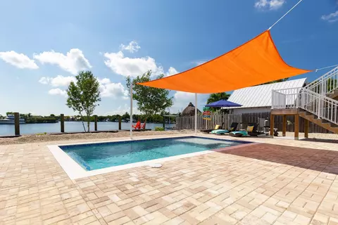 1525 Harbor Dr, Marathon, FL 33050 photo 4