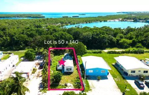 32 Hibiscus Ln, Key Largo, FL 33037