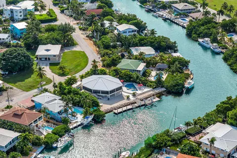 1199 W Copa D Oro, Marathon, FL 33050