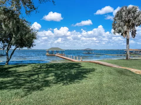 580 Sunset Pointe Dr, Lake Placid, FL 33852