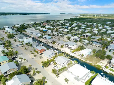 29557 Flying Cloud Ave, Big Pine Key, FL 33043 photo 2