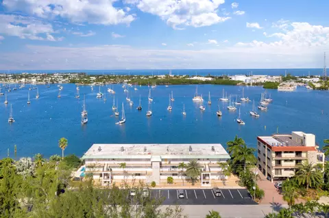 1505 Sombrero Blvd #301, Marathon, FL 33050