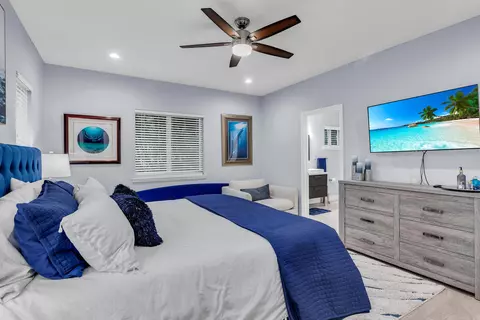 Bedroom - 2 Sunset Rd, Key Largo, FL 33037 photo 3 of 13
