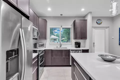 Kitchen - 2 Sunset Rd, Key Largo, FL 33037 photo 3 of 3