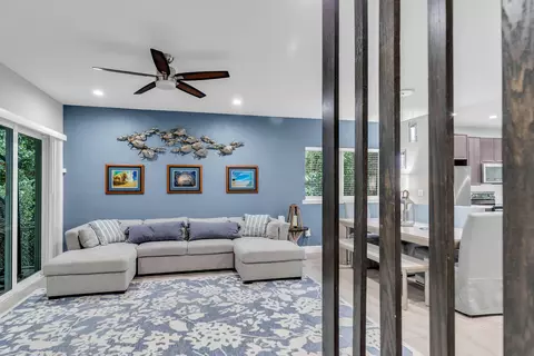 Living - 2 Sunset Rd, Key Largo, FL 33037 photo 3 of 5
