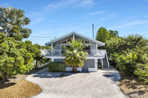 735 E Caribbean Dr, Summerland Key, FL 33042