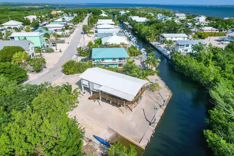 2095 San Remo Dr, Big Pine Key, FL 33043