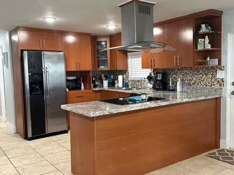 906 S Emerald Dr, Key Largo, FL 33037 photo 2