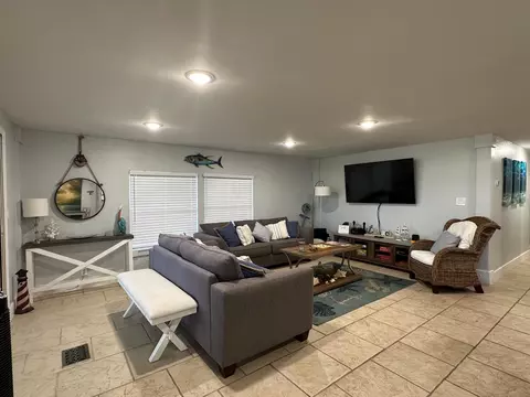 906 S Emerald Dr, Key Largo, FL 33037 photo 3