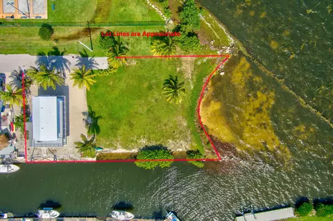 31146 Atlantis Dr, Big Pine Key, FL 33043 photo 2