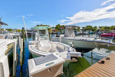 9816 Magellan Drive 30 Ft Boat Dr, Key Largo, FL 33037