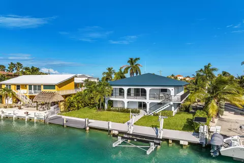 352 E Seaview Dr, Duck Key, FL 33050 photo 55