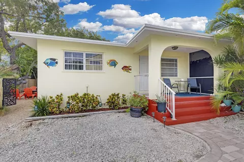 211 120th St #A, Marathon, FL 33050