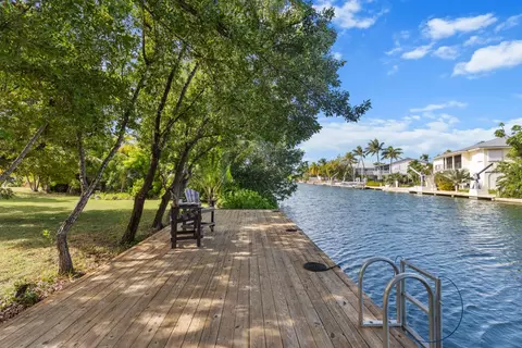 17123 W Green Turtle Ln, Sugarloaf Key, FL 33042
